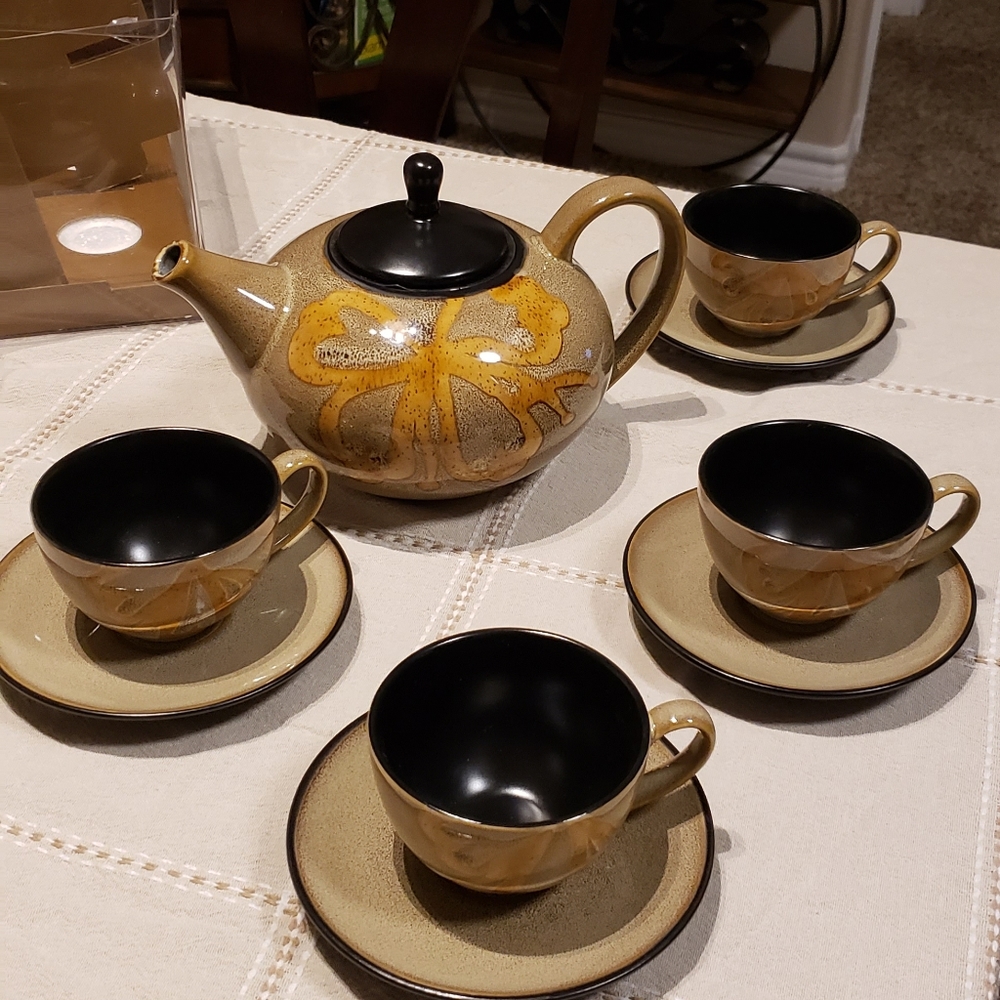 Vintage Chinese teapot